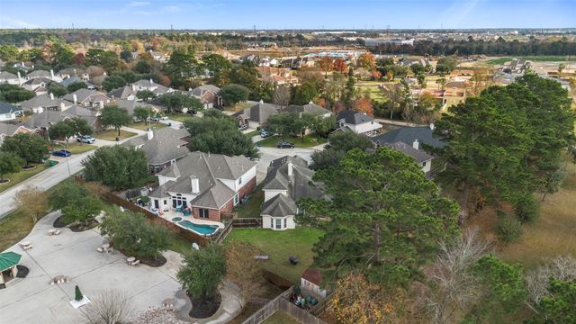 8214 Creekside Willow Court, Tomball, TX 77375