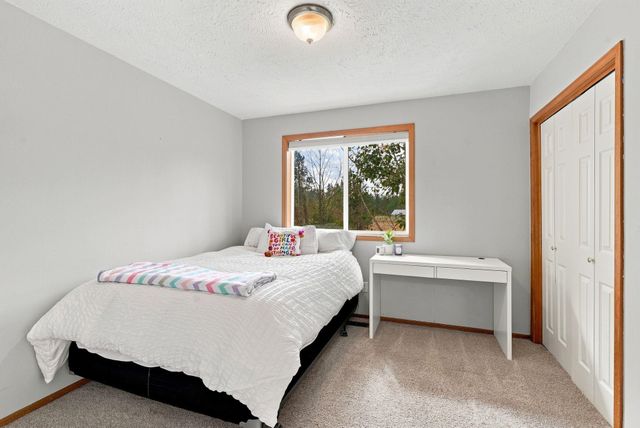 20515 N Yale Rd, Colbert, WA 99005