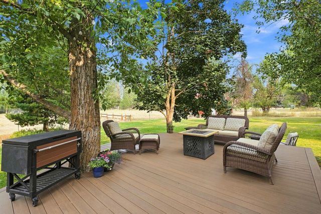 20515 N Yale Rd, Colbert, WA 99005