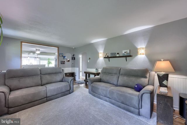 5390 NURSERY RD, Dover, PA 17315