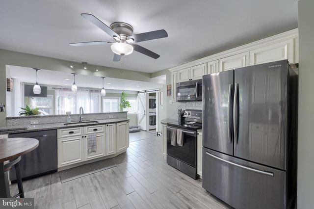 5390 NURSERY RD, Dover, PA 17315
