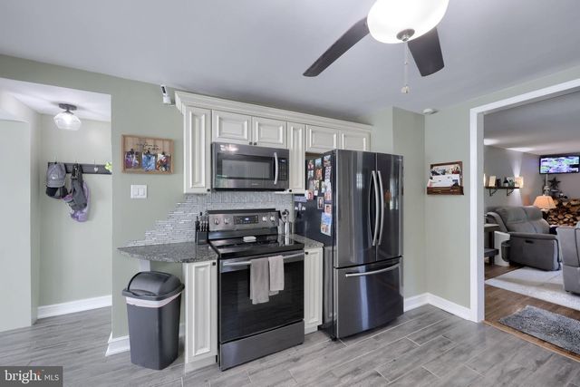 5390 NURSERY RD, Dover, PA 17315
