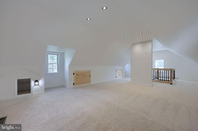 5390 NURSERY RD, Dover, PA 17315