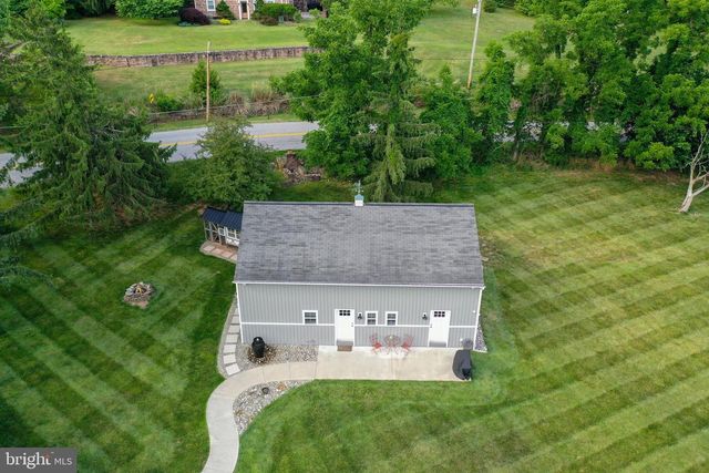 5390 NURSERY RD, Dover, PA 17315