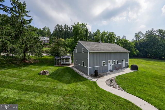 5390 NURSERY RD, Dover, PA 17315