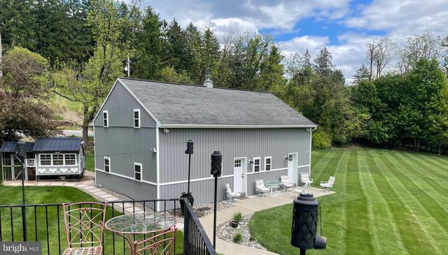 5390 NURSERY RD, Dover, PA 17315