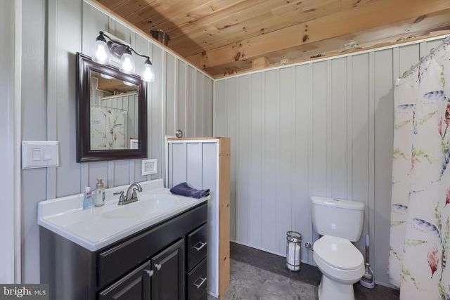 5390 NURSERY RD, Dover, PA 17315