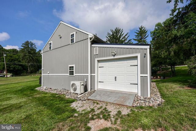 5390 NURSERY RD, Dover, PA 17315