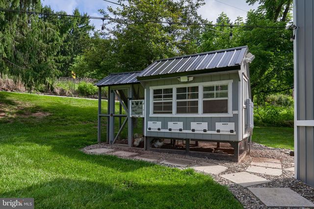 5390 NURSERY RD, Dover, PA 17315
