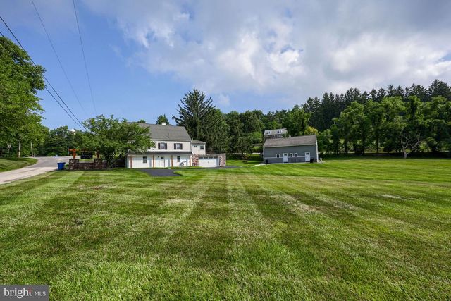 5390 NURSERY RD, Dover, PA 17315