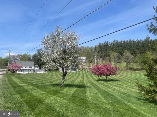 5390 NURSERY RD, Dover, PA 17315