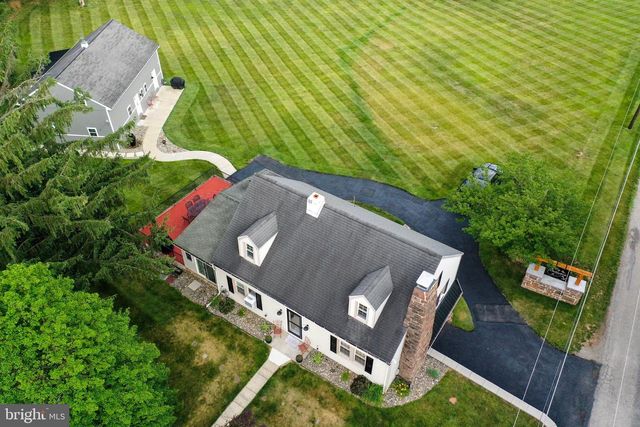 5390 NURSERY RD, Dover, PA 17315