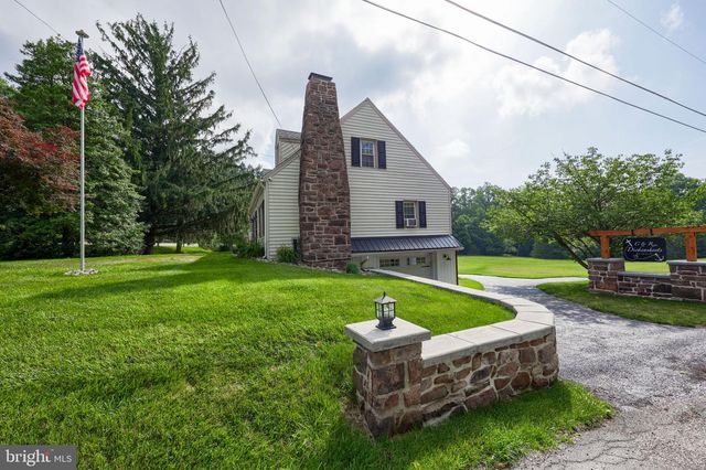 5390 NURSERY RD, Dover, PA 17315