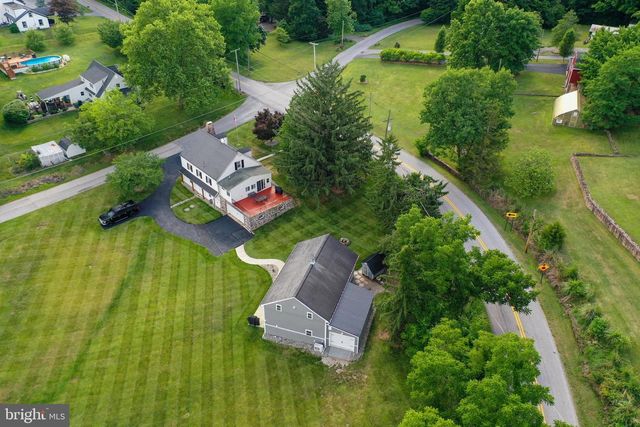 5390 NURSERY RD, Dover, PA 17315
