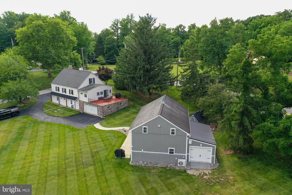 5390 NURSERY RD, Dover, PA 17315