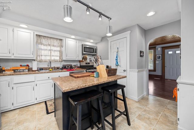 303 Moore Avenue, Bellevue, OH 44811