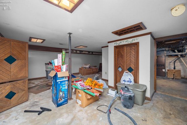 303 Moore Avenue, Bellevue, OH 44811