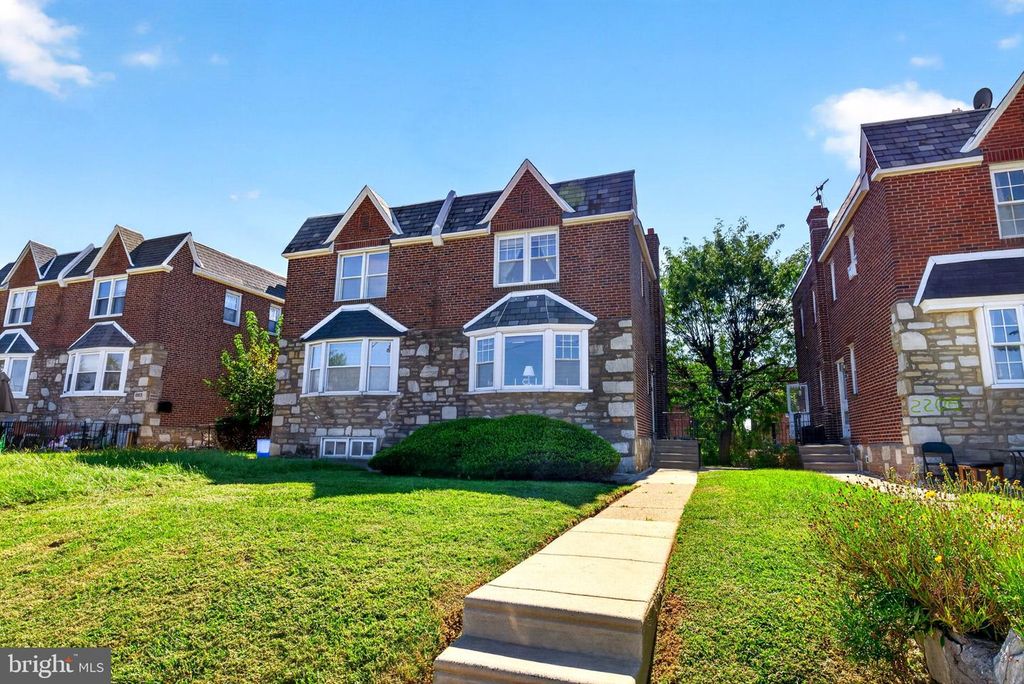 2208 STANWOOD ST, PHILADELPHIA, PA 19152 — photo 2