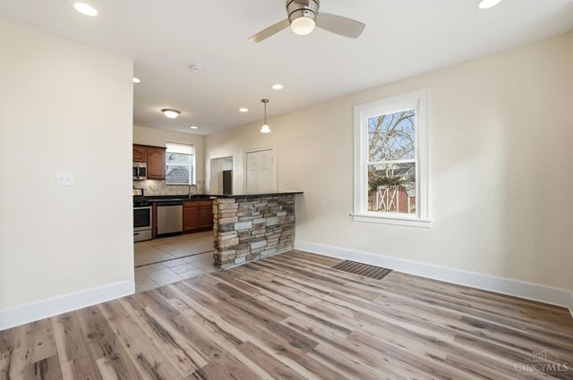 120 W Seventy Second Street, Cincinnati, OH 45216