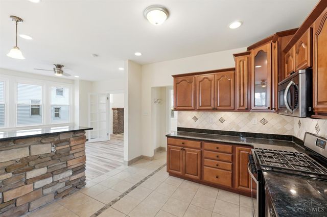 120 W Seventy Second Street, Cincinnati, OH 45216