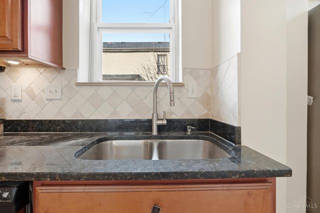 120 W Seventy Second Street, Cincinnati, OH 45216