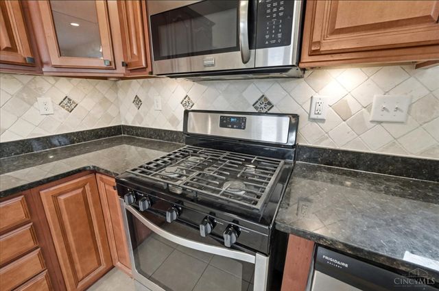 120 W Seventy Second Street, Cincinnati, OH 45216