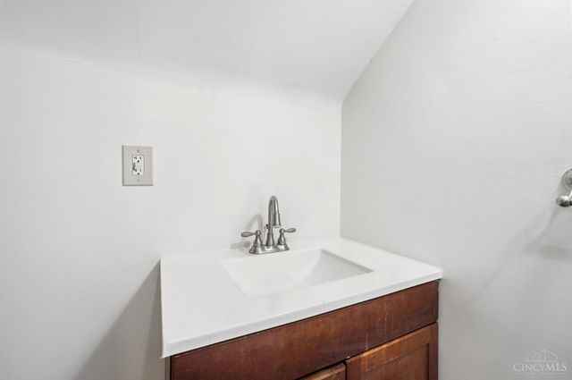 120 W Seventy Second Street, Cincinnati, OH 45216