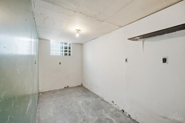 120 W Seventy Second Street, Cincinnati, OH 45216