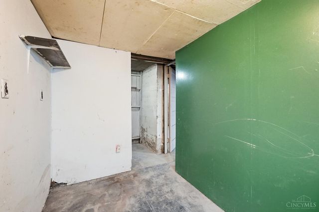 120 W Seventy Second Street, Cincinnati, OH 45216