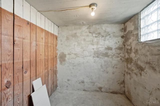 120 W Seventy Second Street, Cincinnati, OH 45216