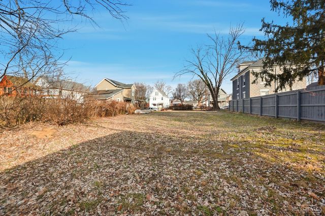 120 W Seventy Second Street, Cincinnati, OH 45216