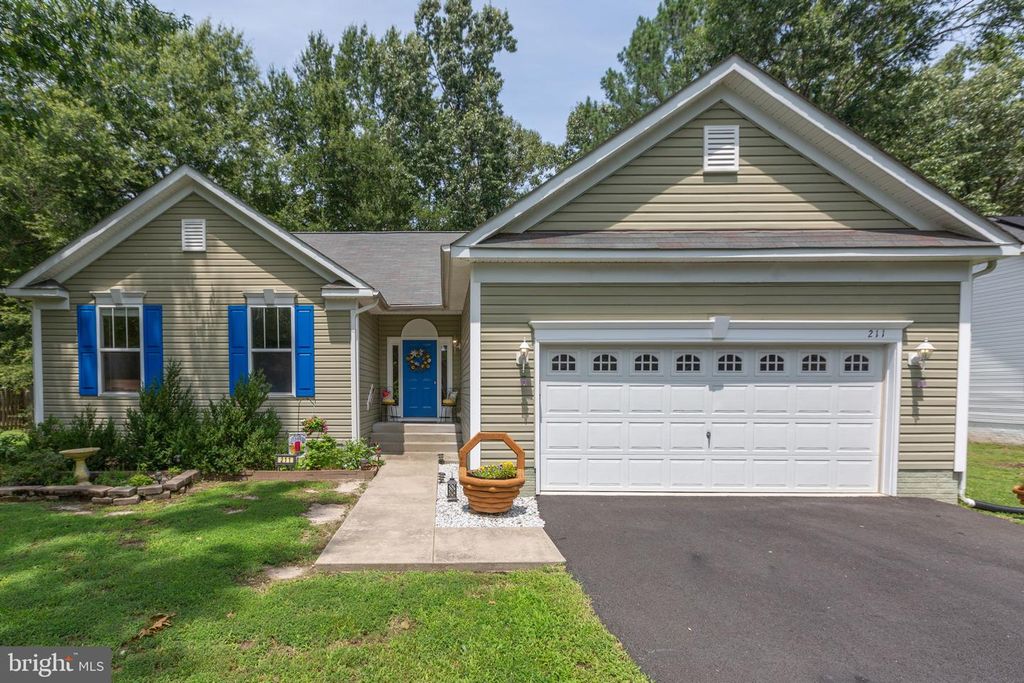 211 MEADOW AVENUE, Colonial Beach, VA 22443