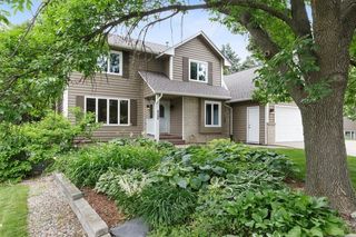 7140 Willow View Cove, Chanhassen, MN 55317