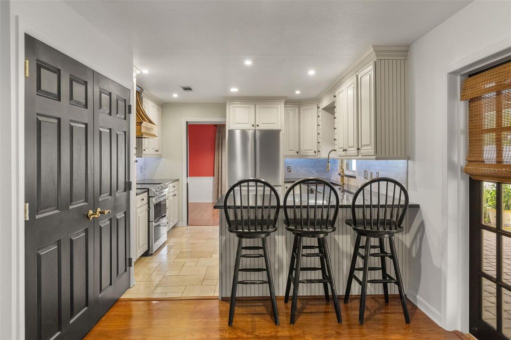Image 15 of property listing at 900 LENMORE COURT, Orlando, FL 32812