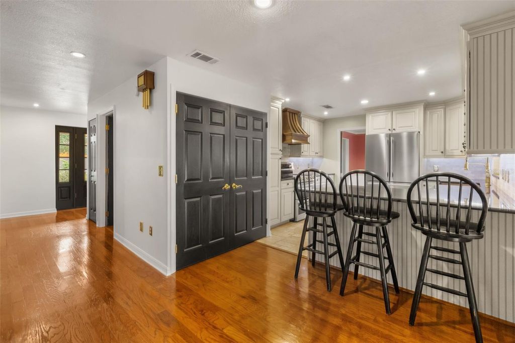Image 16 of property listing at 900 LENMORE COURT, Orlando, FL 32812