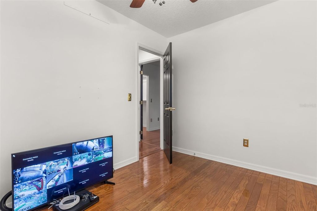 Image 30 of property listing at 900 LENMORE COURT, Orlando, FL 32812