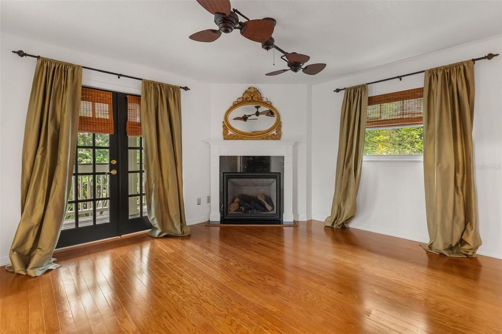 Image 31 of property listing at 900 LENMORE COURT, Orlando, FL 32812