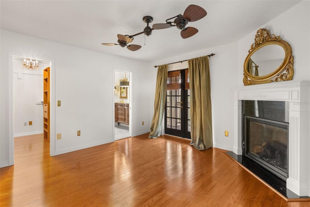 Image 32 of property listing at 900 LENMORE COURT, Orlando, FL 32812