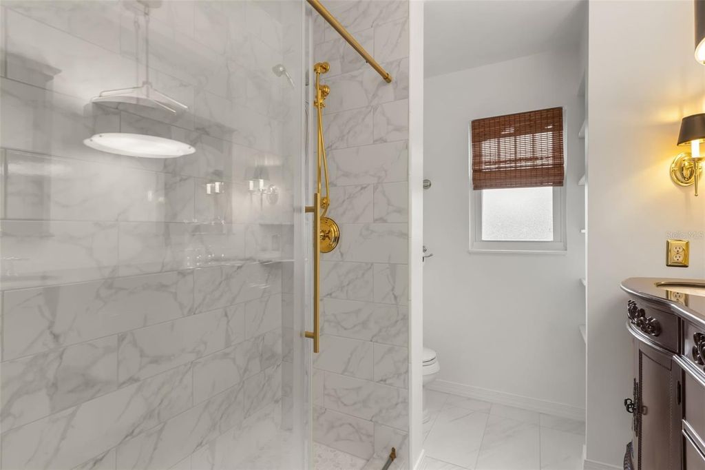Image 36 of property listing at 900 LENMORE COURT, Orlando, FL 32812