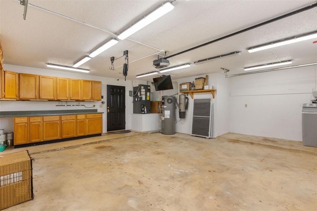 Image 41 of property listing at 900 LENMORE COURT, Orlando, FL 32812