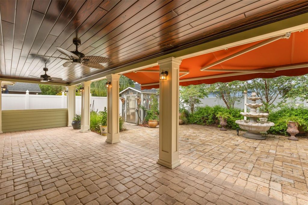 Image 42 of property listing at 900 LENMORE COURT, Orlando, FL 32812