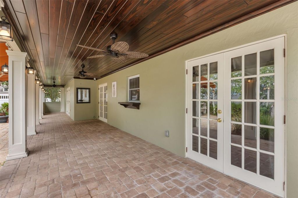 Image 43 of property listing at 900 LENMORE COURT, Orlando, FL 32812