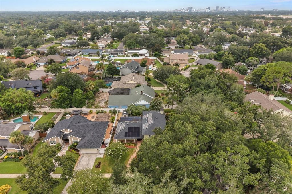 Image 46 of property listing at 900 LENMORE COURT, Orlando, FL 32812