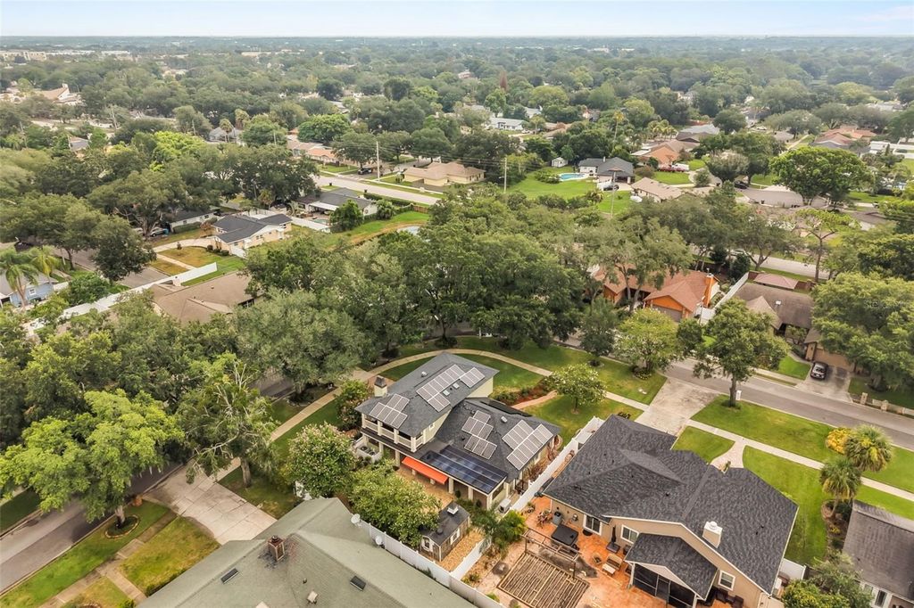 Image 49 of property listing at 900 LENMORE COURT, Orlando, FL 32812