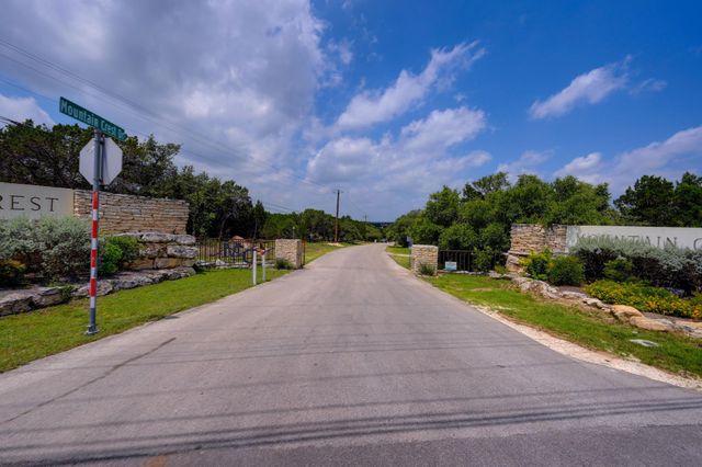401 Mountain Crest DR, Wimberley, TX 78676