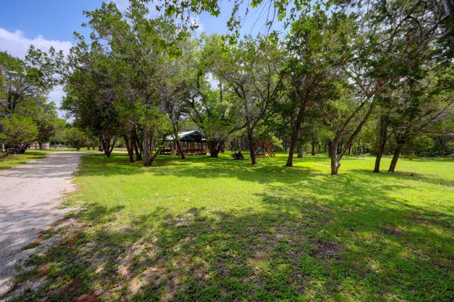 401 Mountain Crest DR, Wimberley, TX 78676