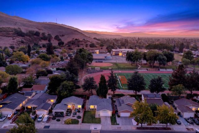 283 Vineyard Drive, San Jose, CA 95119
