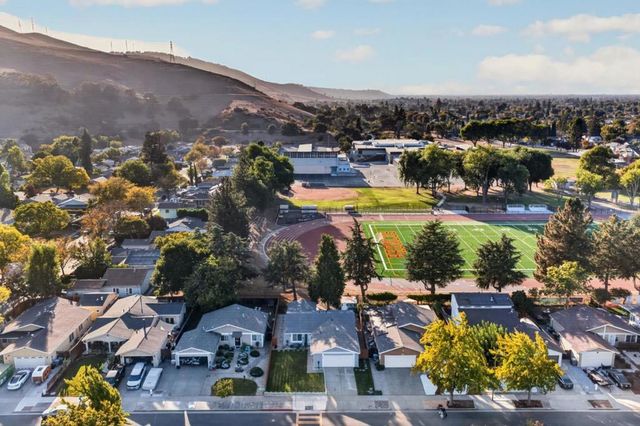 283 Vineyard Drive, San Jose, CA 95119
