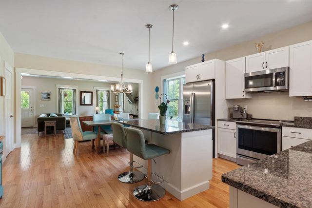 5 Powell St B, Harvard, MA 01451