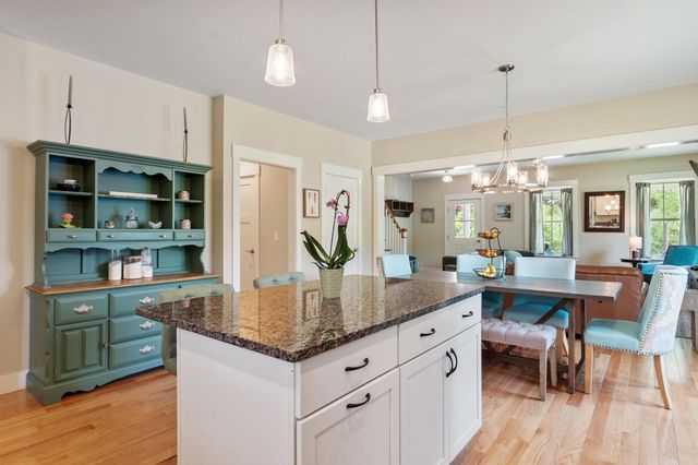 5 Powell St B, Harvard, MA 01451